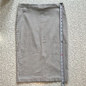 Pencil skirt. White with black pattern. Size Medium